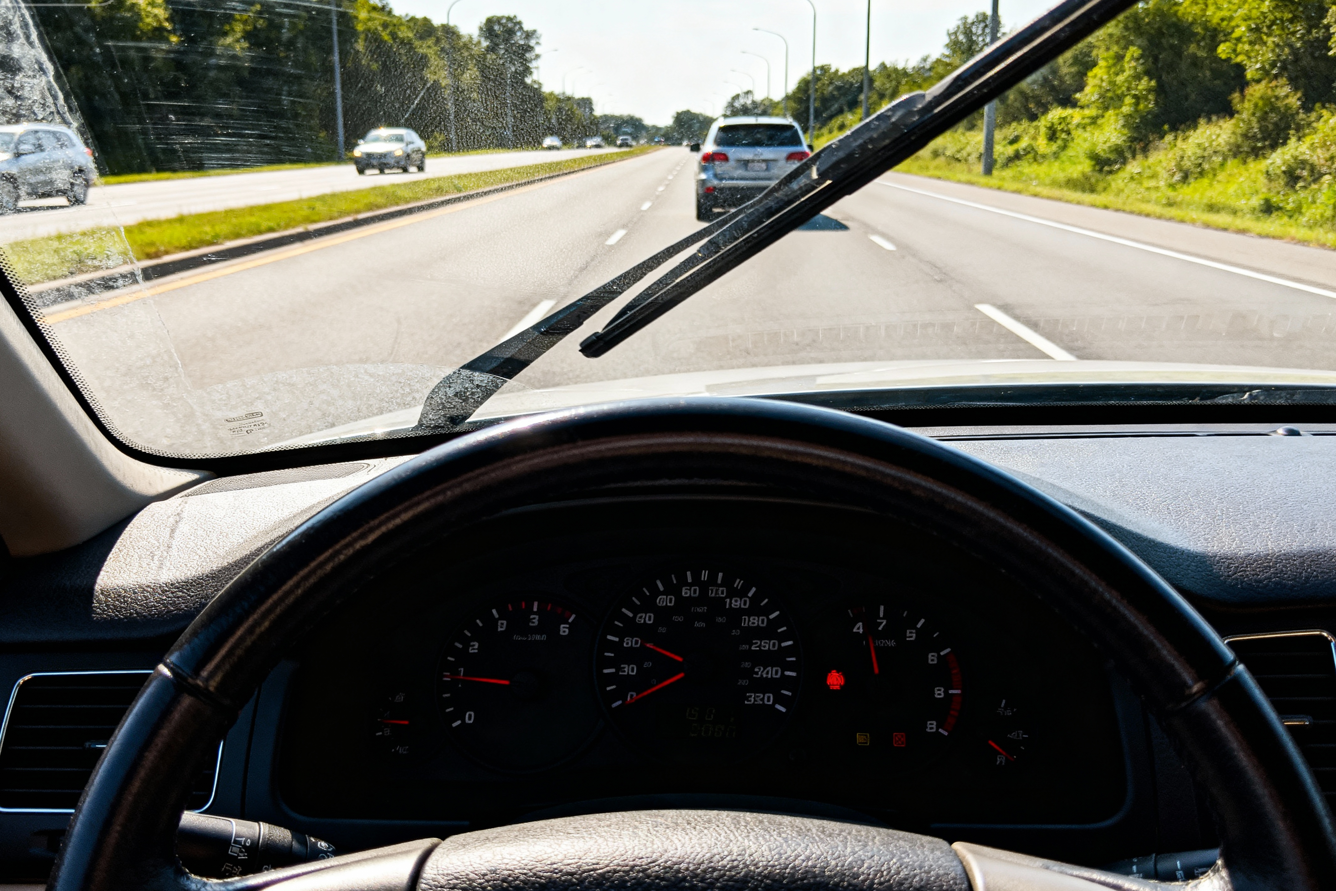 The LAMTTO DC21 4-channel 360° dashcam provides comprehensive protection for your driving safety.