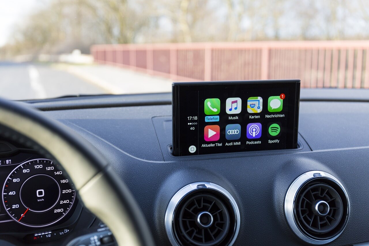Do Car Stereo Receivers Have Built-in Batteries?